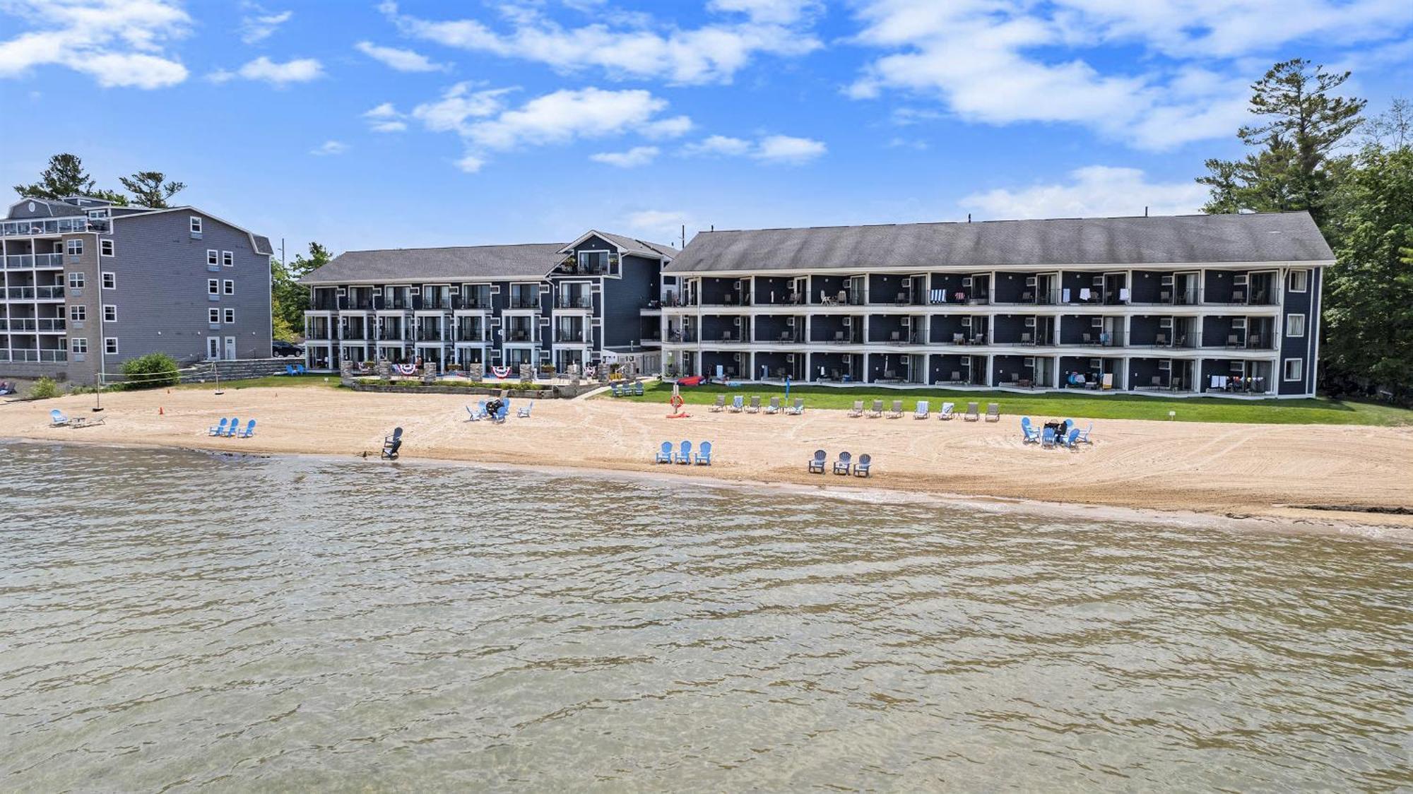 A With A View, East Bay Waterfront With Pool Traverse City