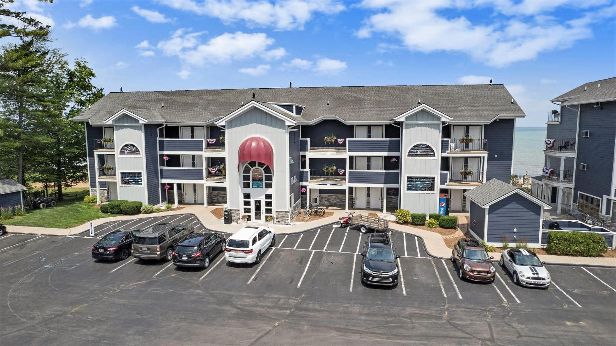 A With A View, East Bay Waterfront With Pool *