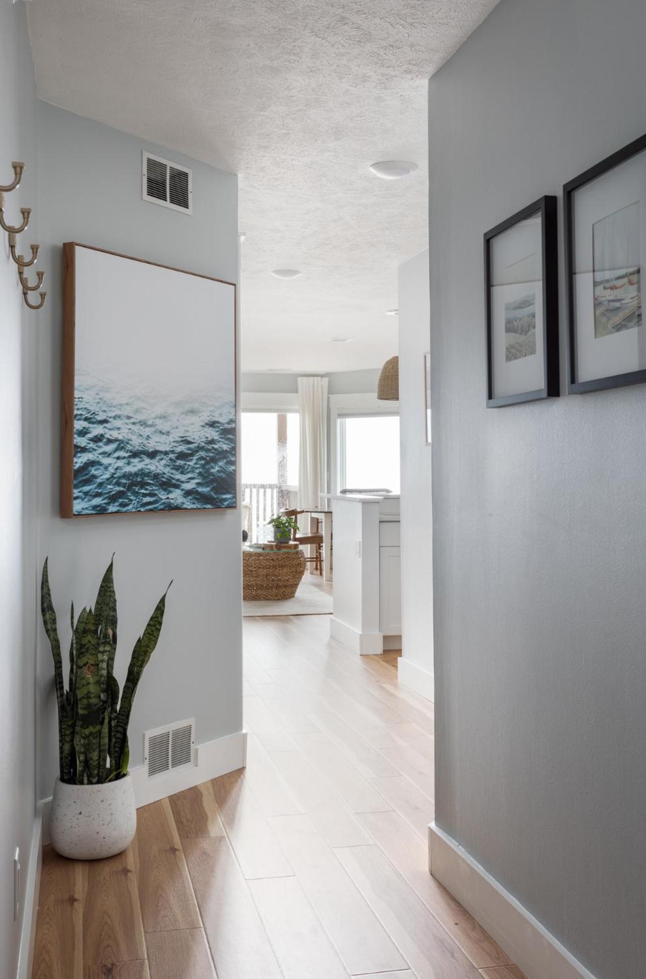 Stunning Waterfront, Updated Tc With Pool! Apartment *