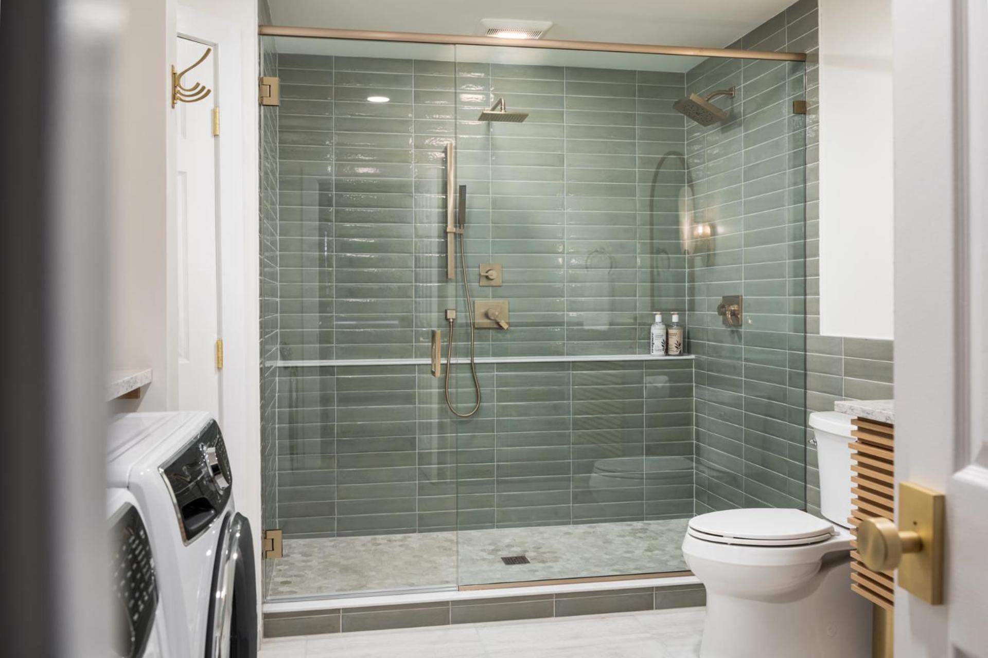 Stunning Waterfront, Updated Tc With Pool! Apartment Traverse City