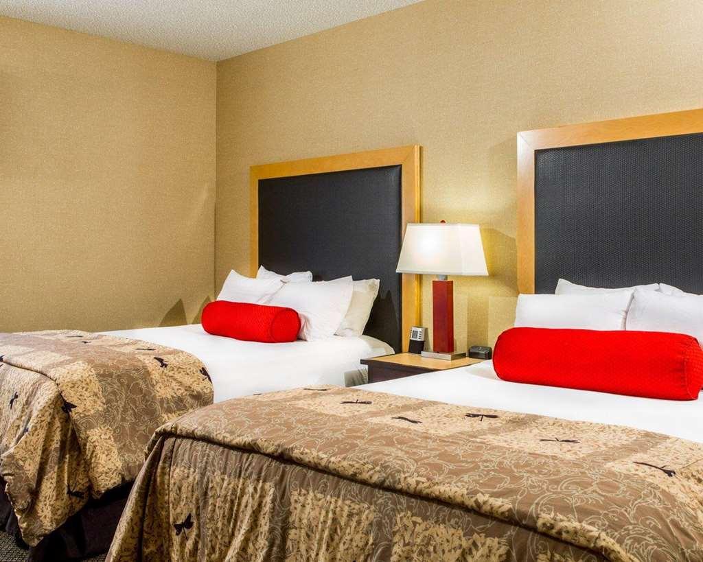 Cambria Traverse Hotel