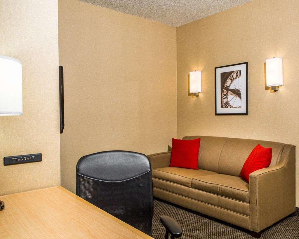 Hotel Cambria Traverse 3*