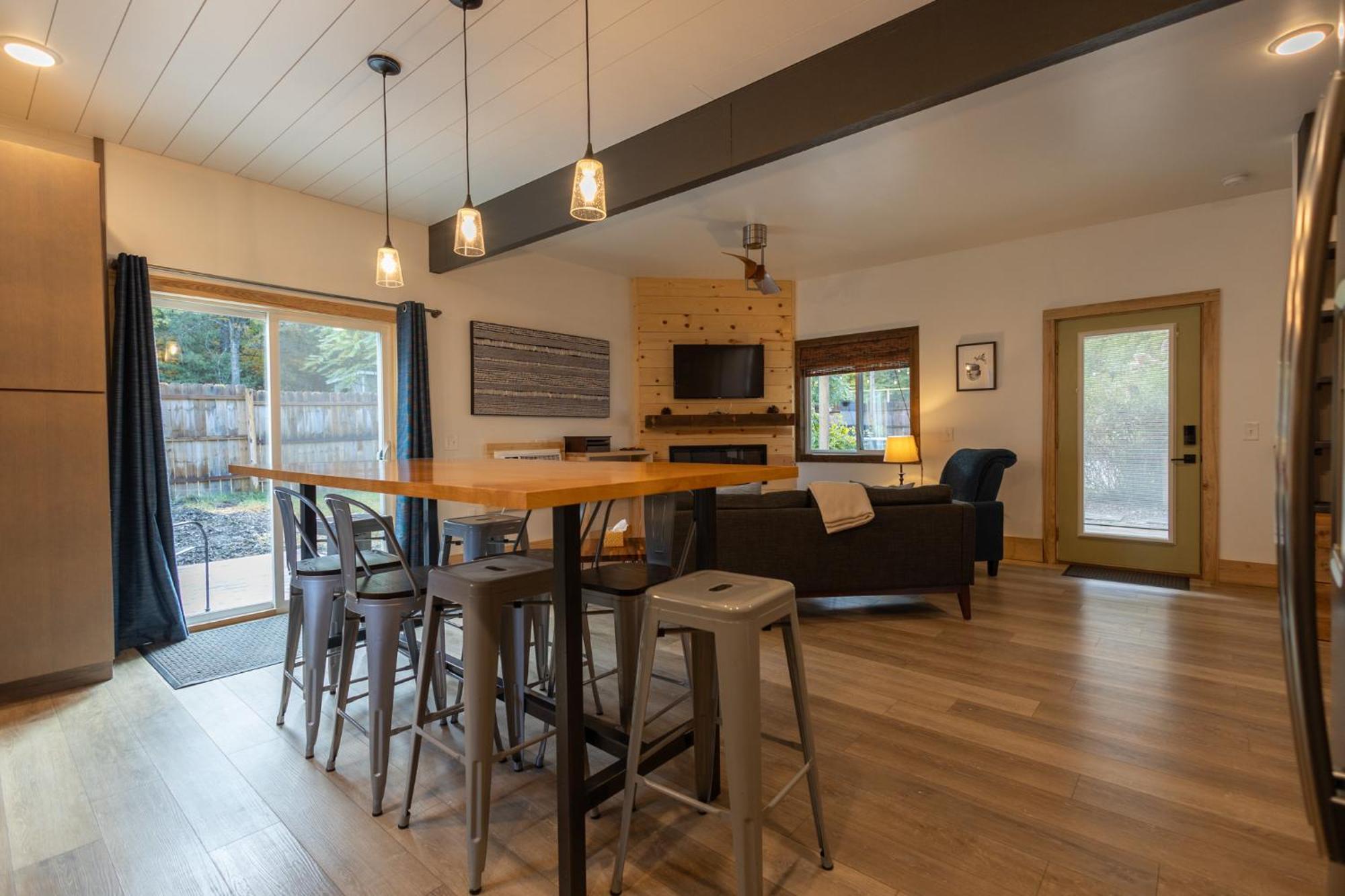 Spacious 5br, Game Room, Fireplace, Near Downtown * Traverse City