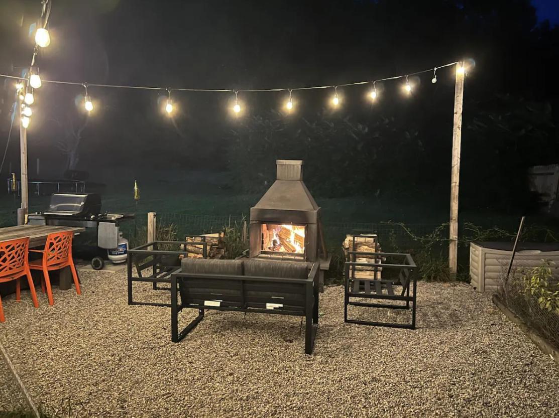 Spacious 5br, Game Room, Fireplace, Near Downtown Traverse City