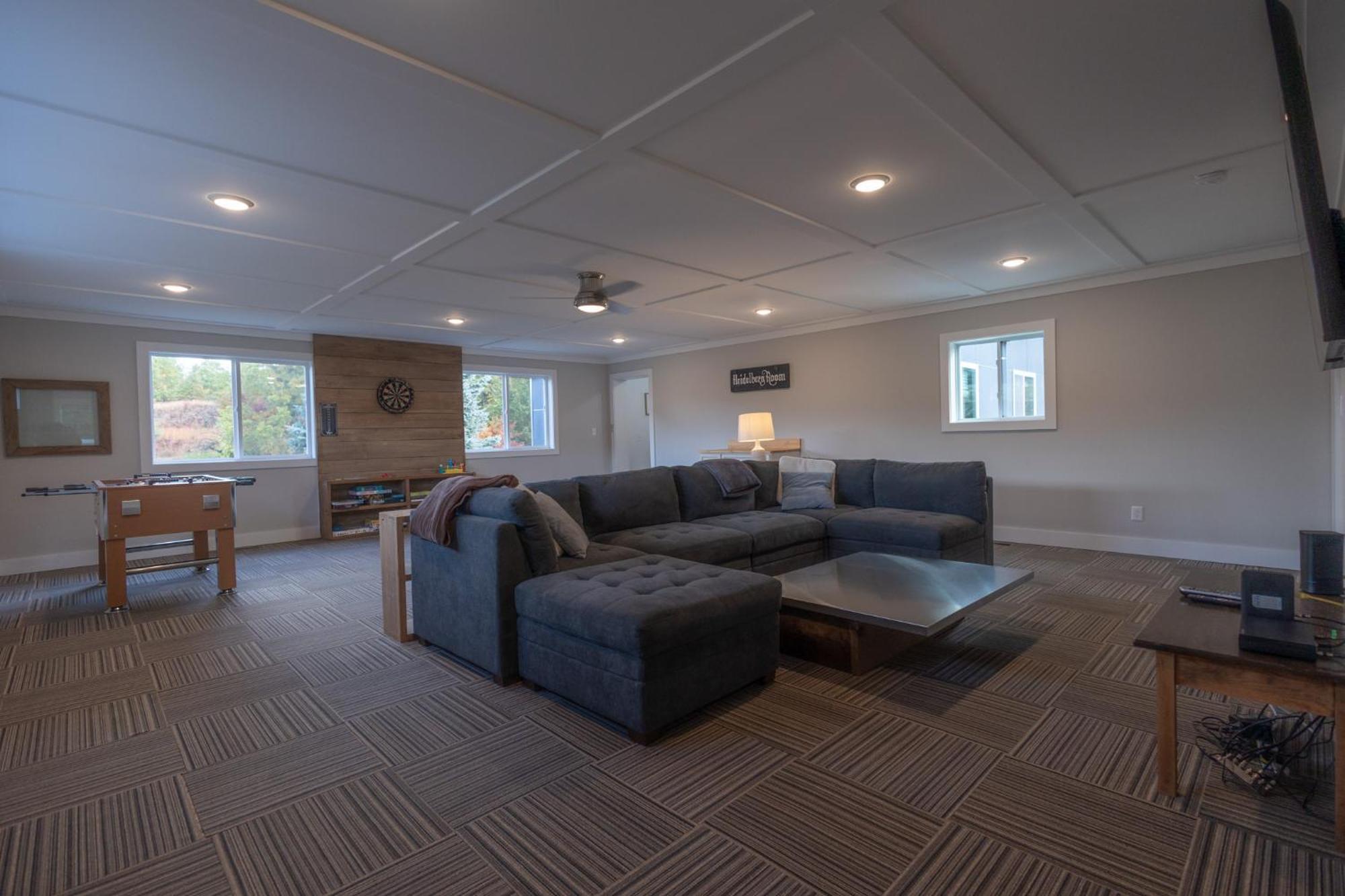 Spacious 5br, Game Room, Fireplace, Near Downtown Traverse City