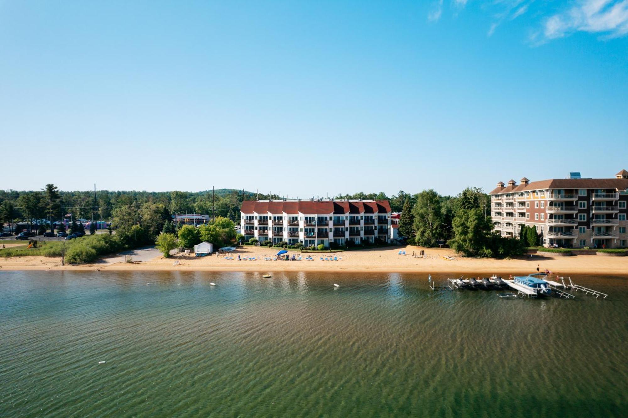 Stunning Waterfront, Updated Tc With Pool! Apartment *
