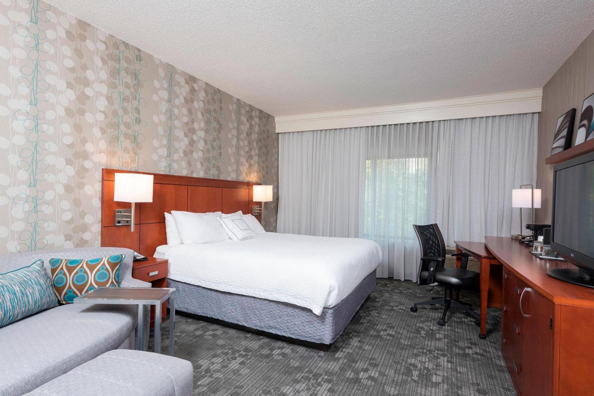 Courtyard By Marriott Traverse 3*