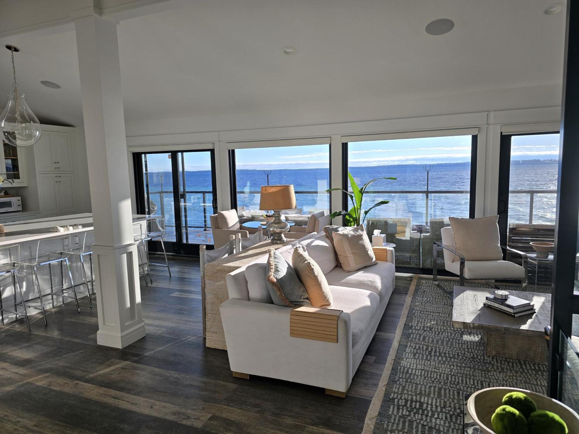 Water's Edge Private Frontage + Dock Hot Tub Ac