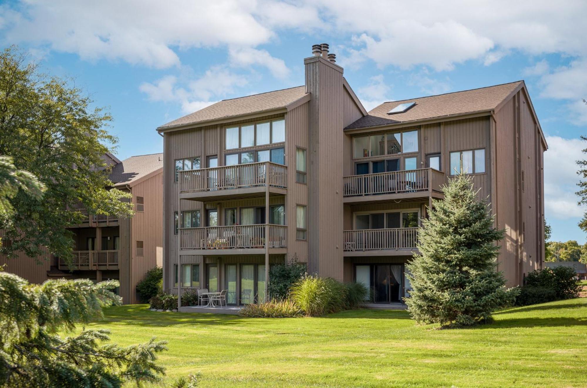 Fairway Breeze Retreat Apartment