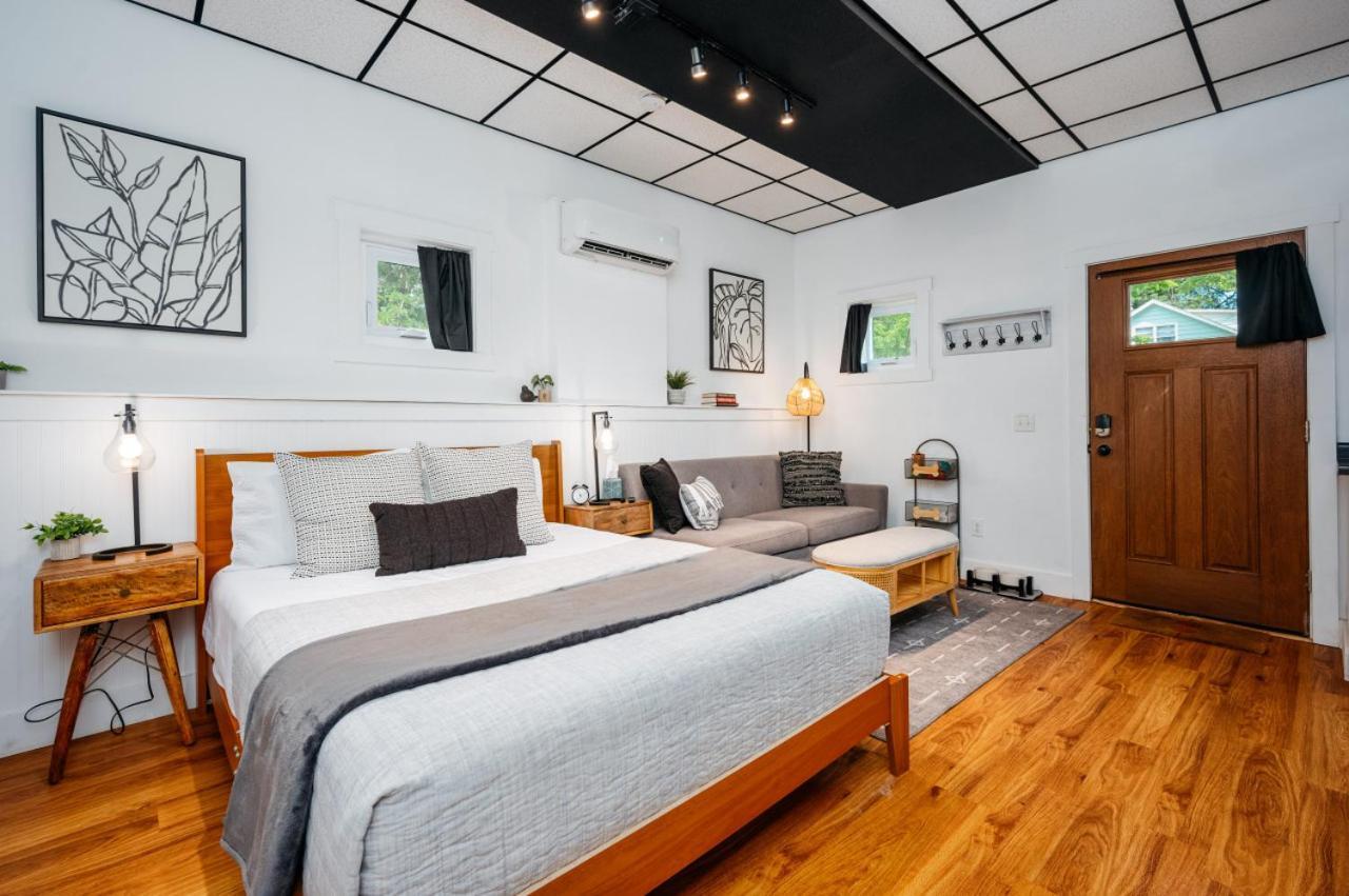 L Traverse Close To Downtown And