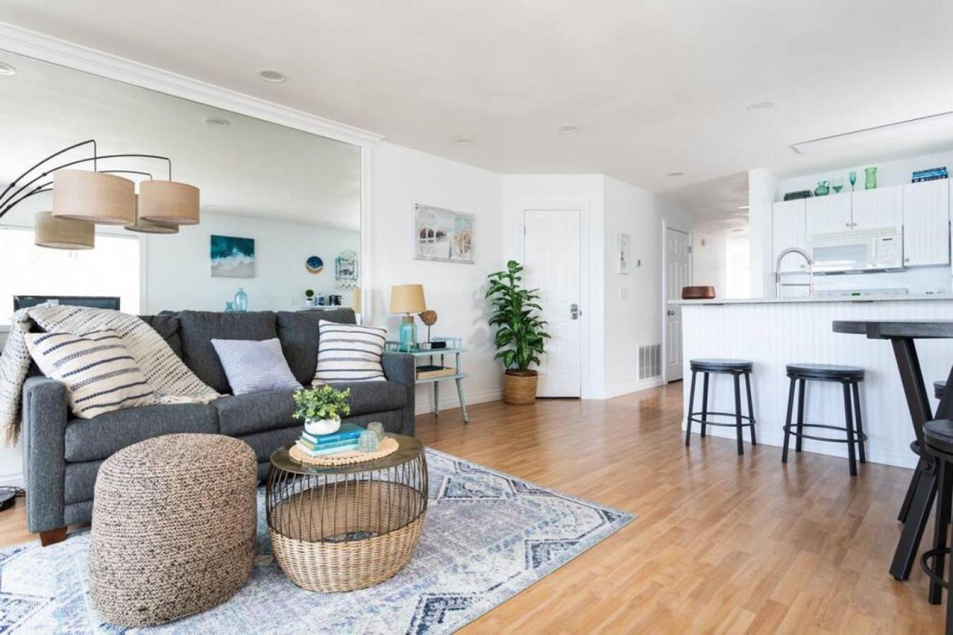 New Listing Bliss 211! Stunning Bay View Apartment *