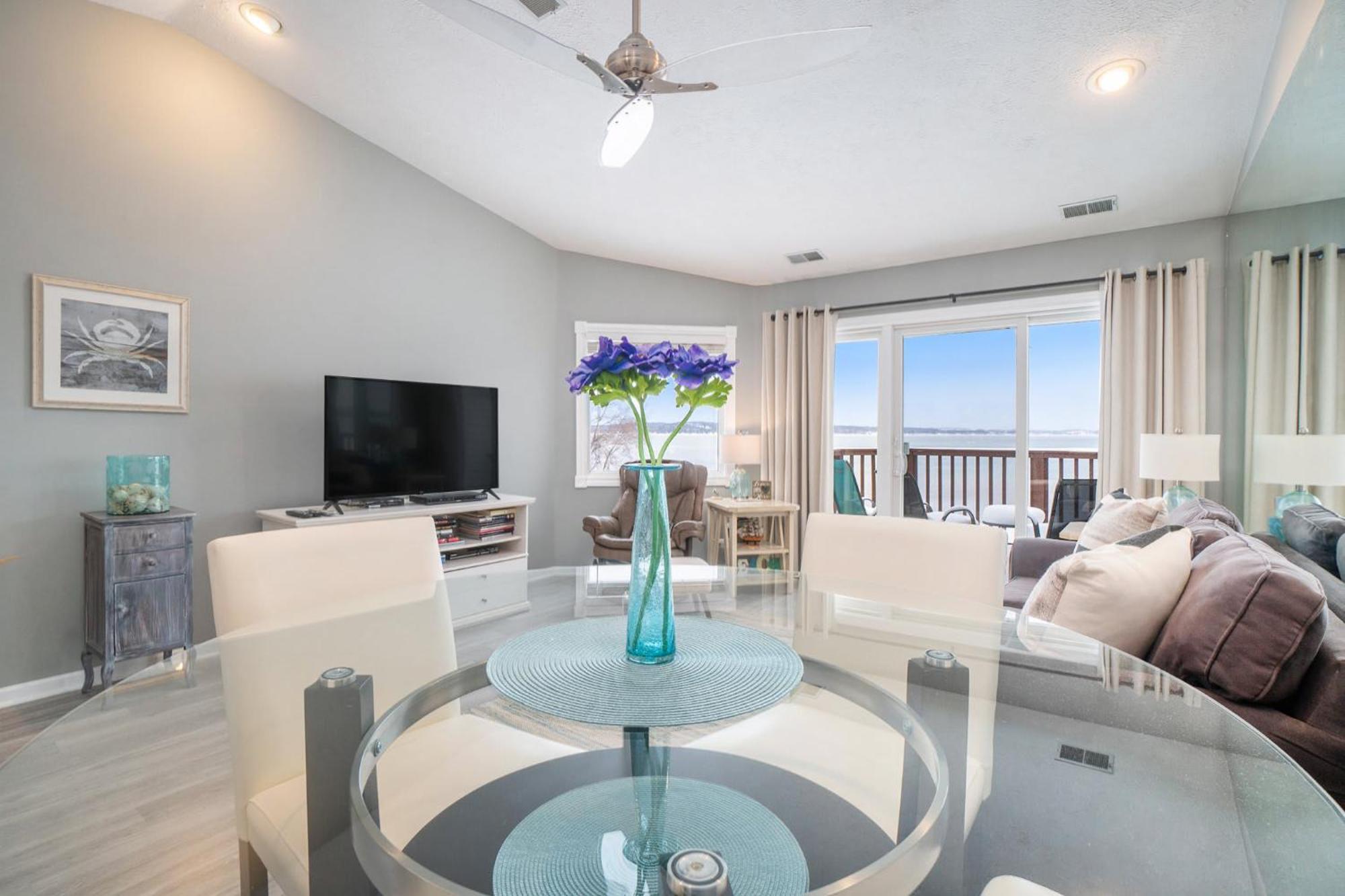 Beachside 323 Waterfront Holiday home *