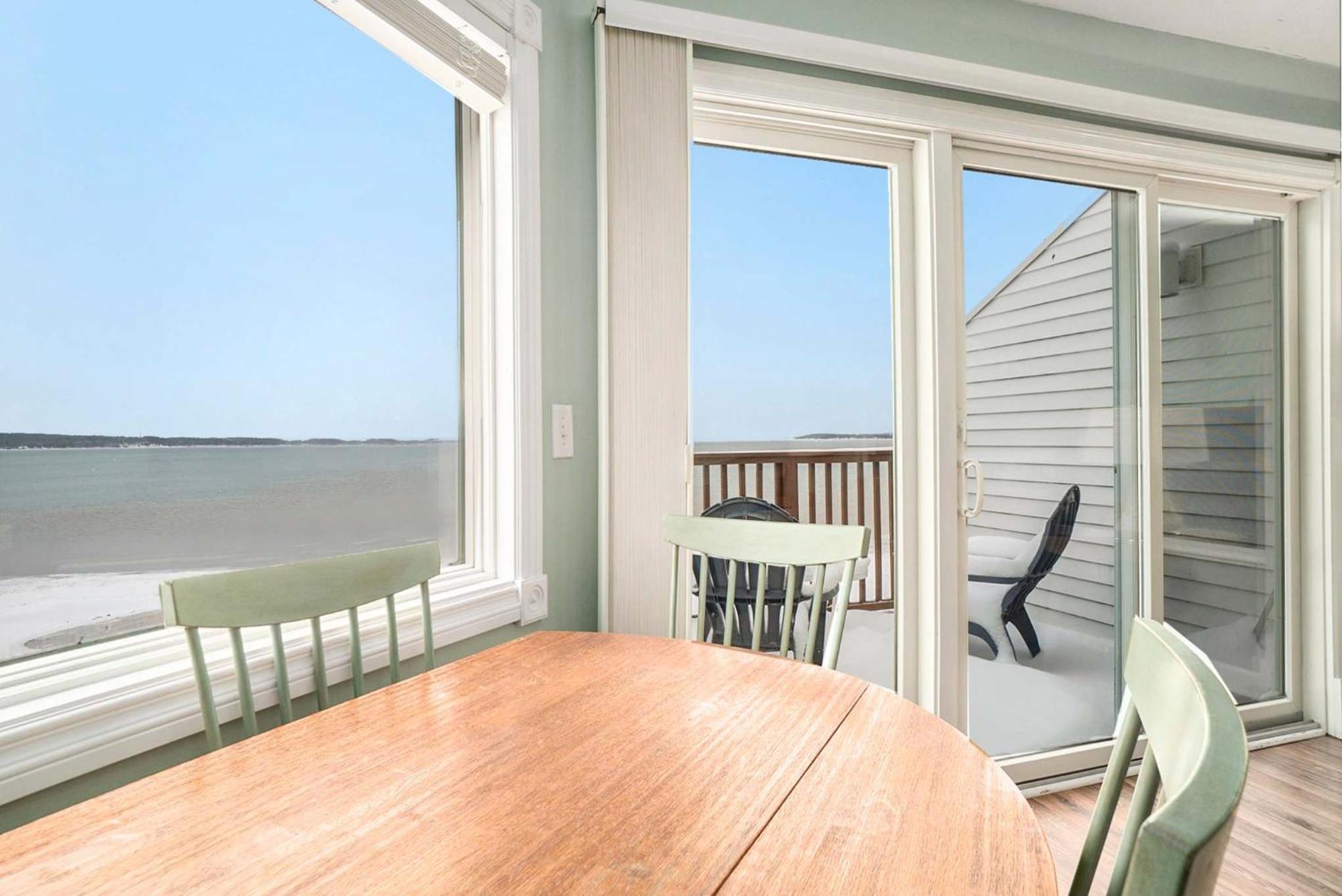 Beachside 325 Waterfront Holiday home Traverse City