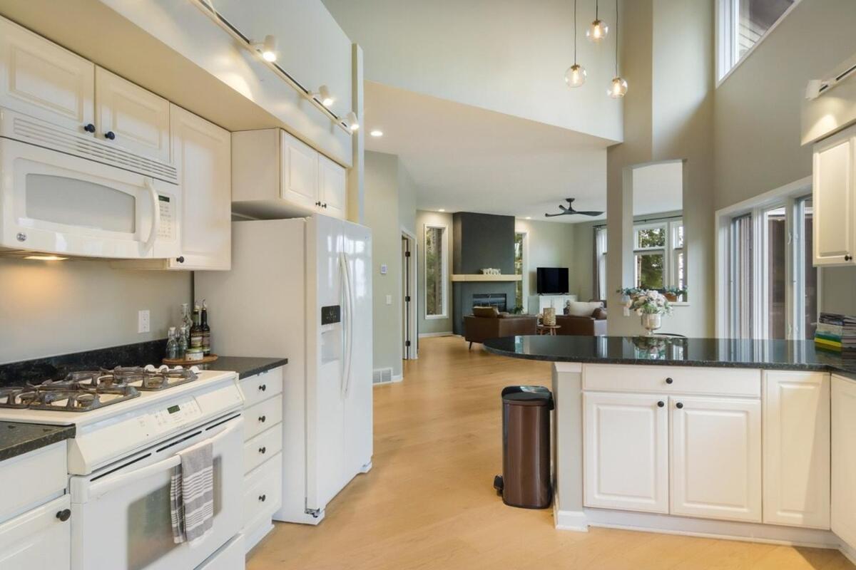 Luxury Estate Overlooking Water Traverse City