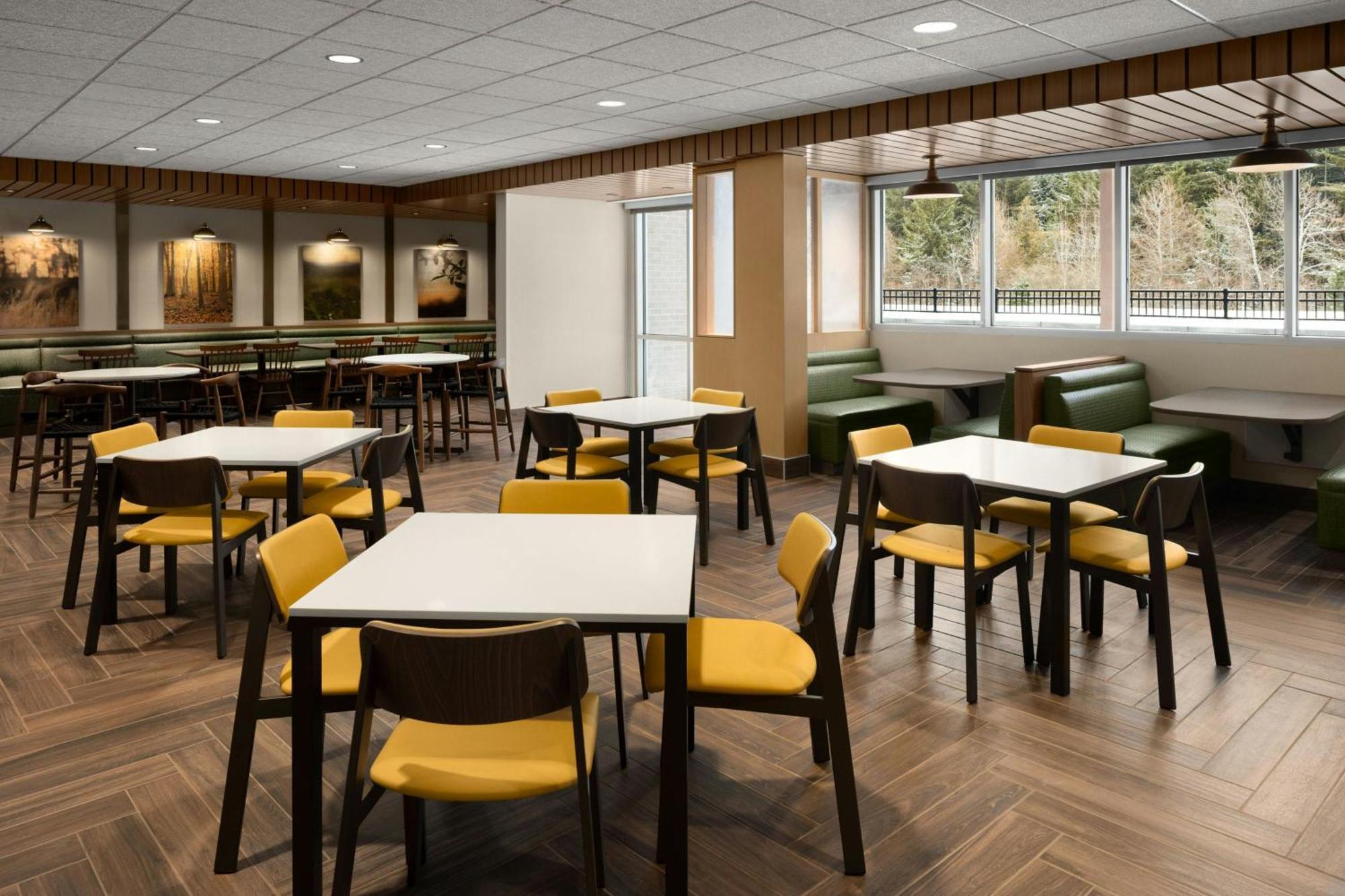 Hotel Fairfield By Marriott & Traverse