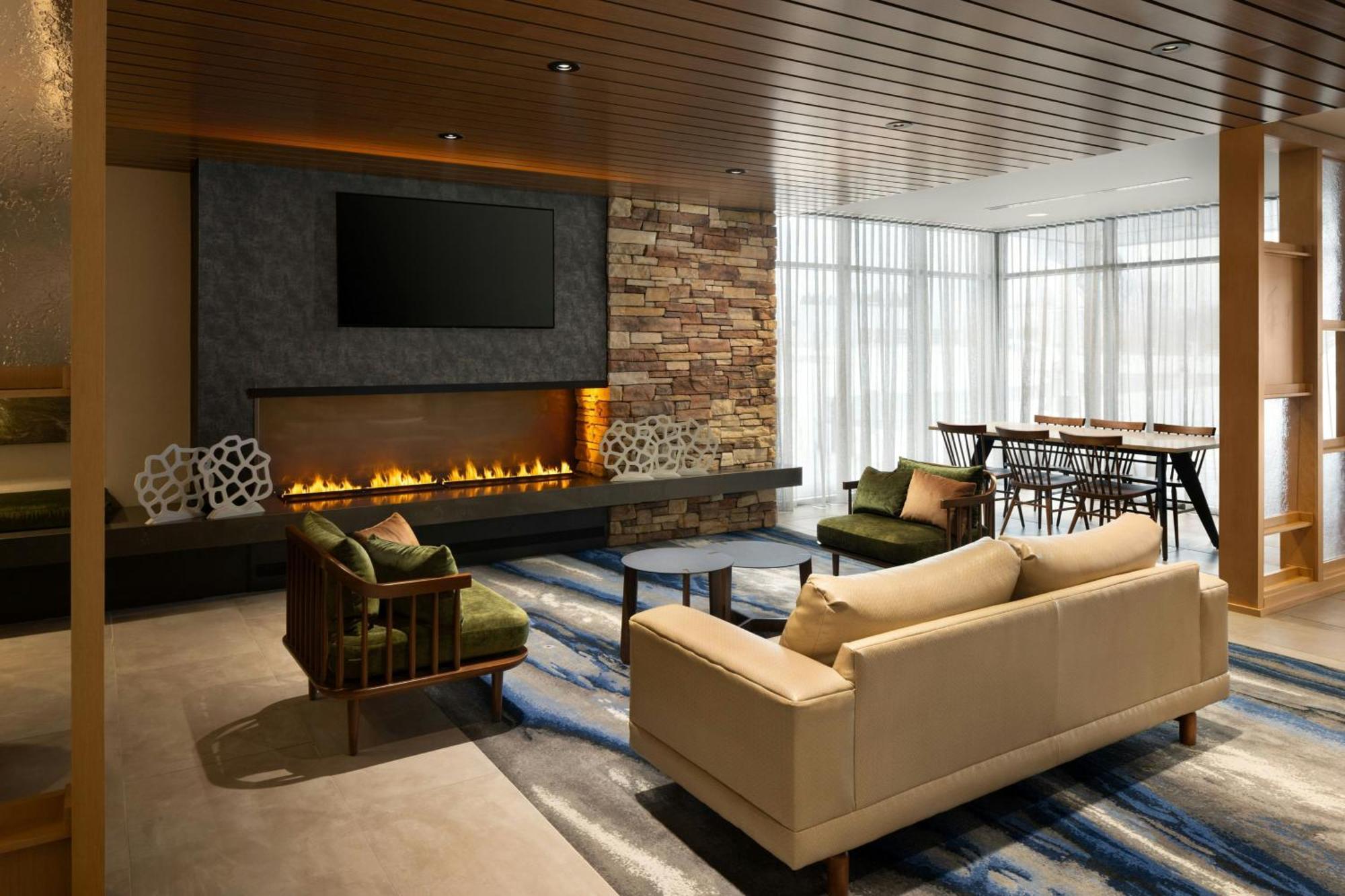 Fairfield By Marriott & Traverse Hotel