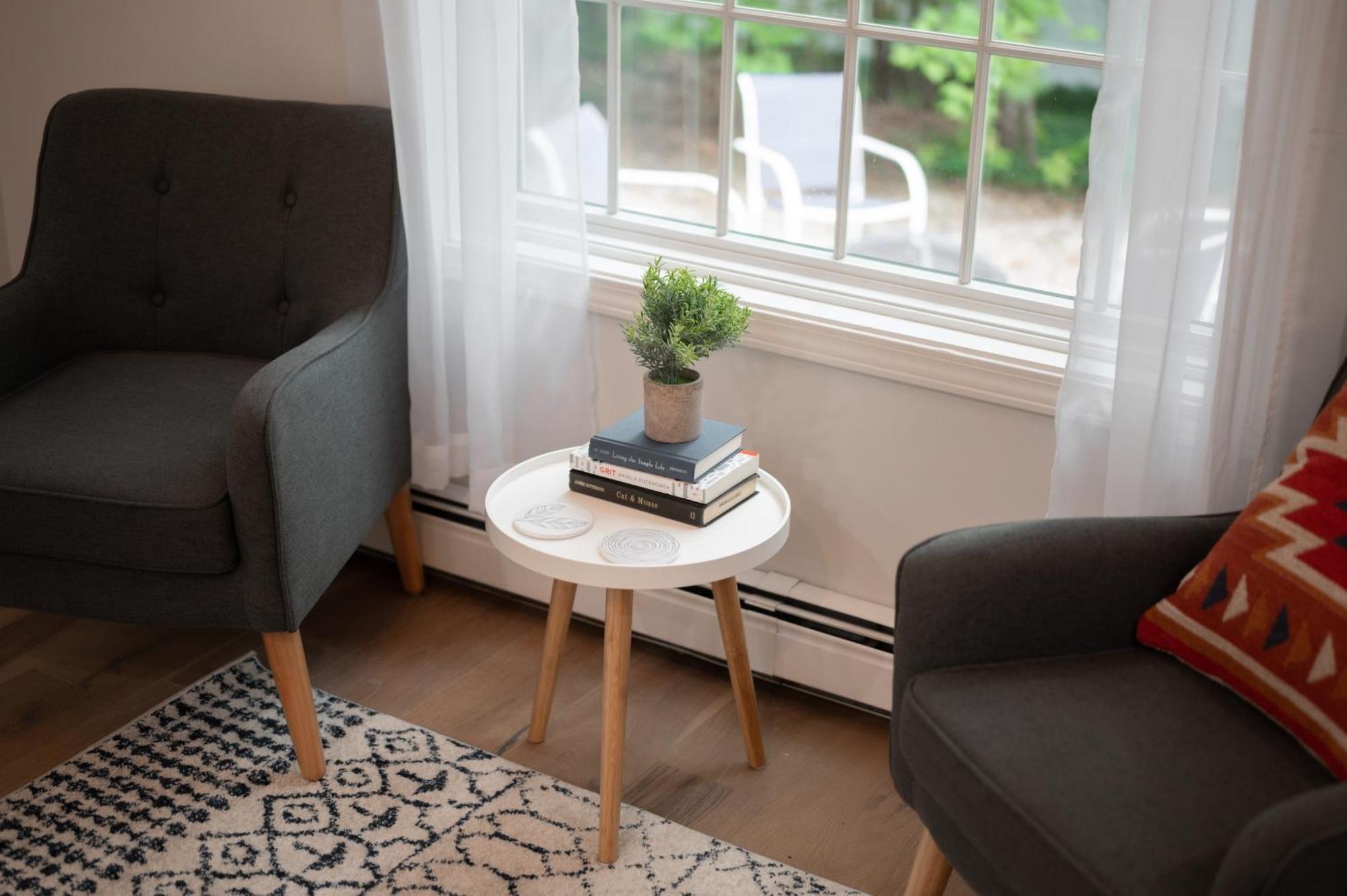 Holiday home Gorogeous Chic 2bdr Renovated Near Downtown Sleeps 2816