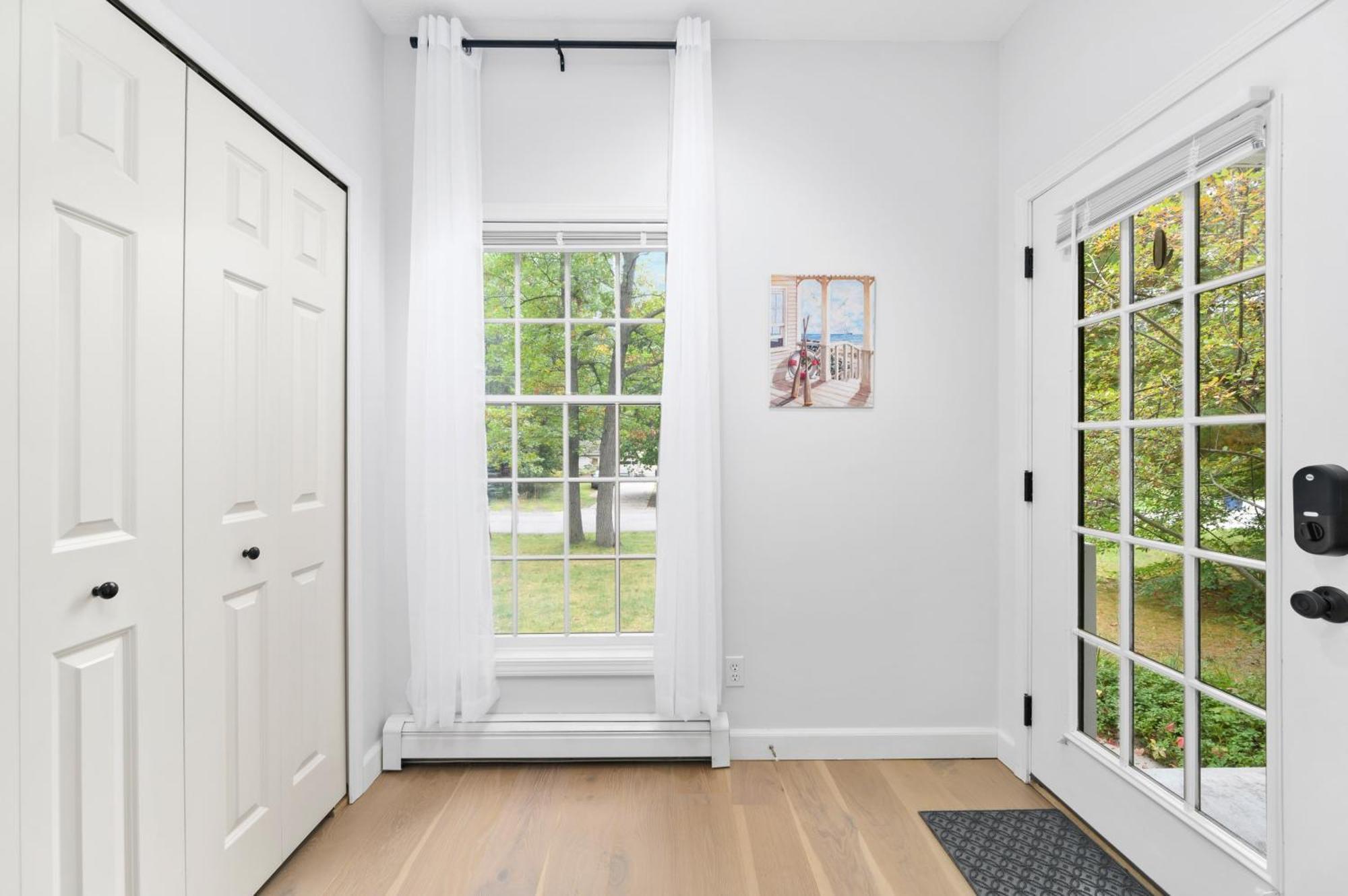 Gorogeous Chic 2bdr Renovated Near Downtown Sleeps 2816