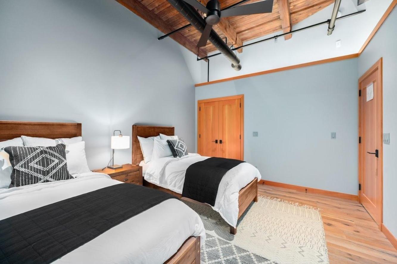 Exquisite One Of A Kind 3bdr Penthouse In Downtown Tc 2783 Holiday home