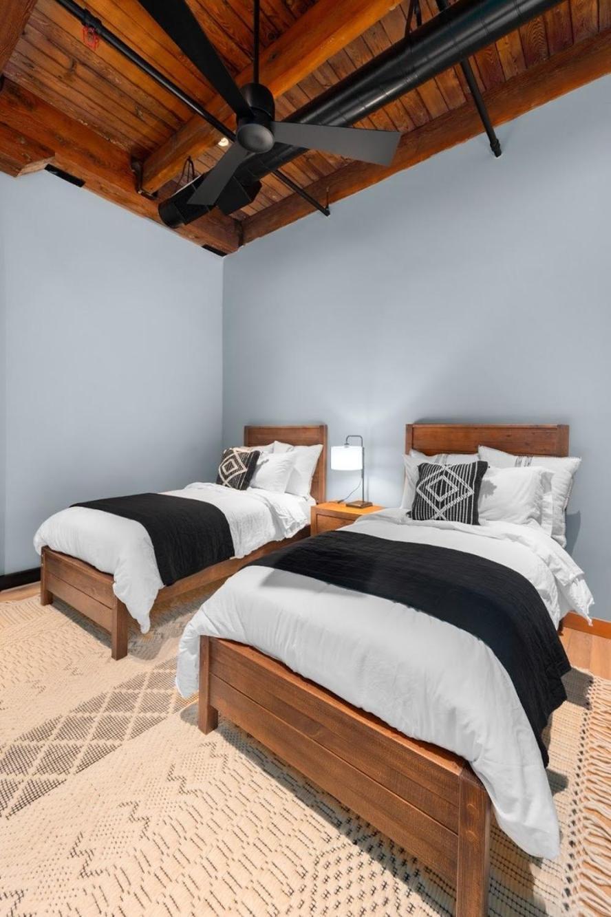 Exquisite One Of A Kind 3bdr Penthouse In Downtown Tc 2783 Holiday home Traverse City
