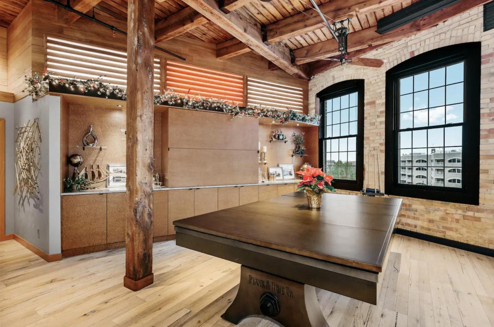 Exquisite One Of A Kind 3bdr Penthouse In Downtown Tc 2783 *