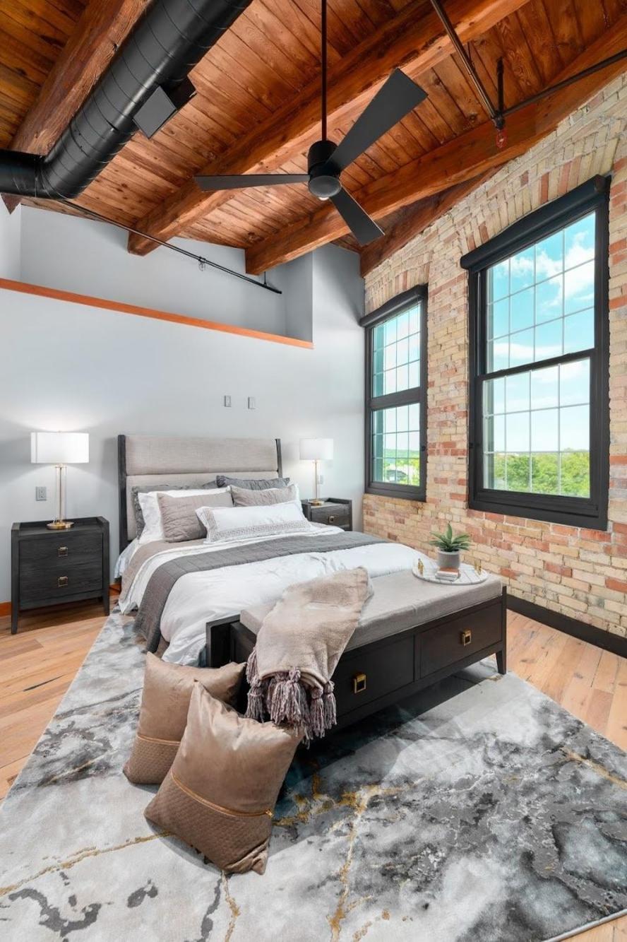 Exquisite One Of A Kind 3bdr Penthouse In Downtown Tc 2783
