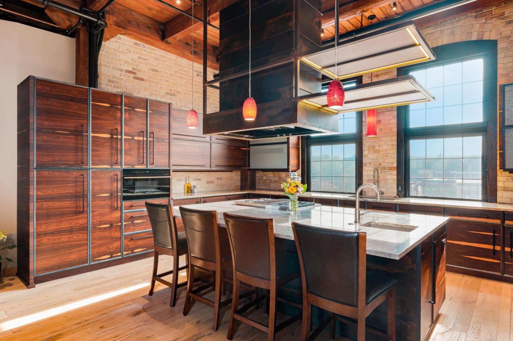 Exquisite One Of A Kind 3bdr Penthouse In Downtown Tc 2783 * Traverse City