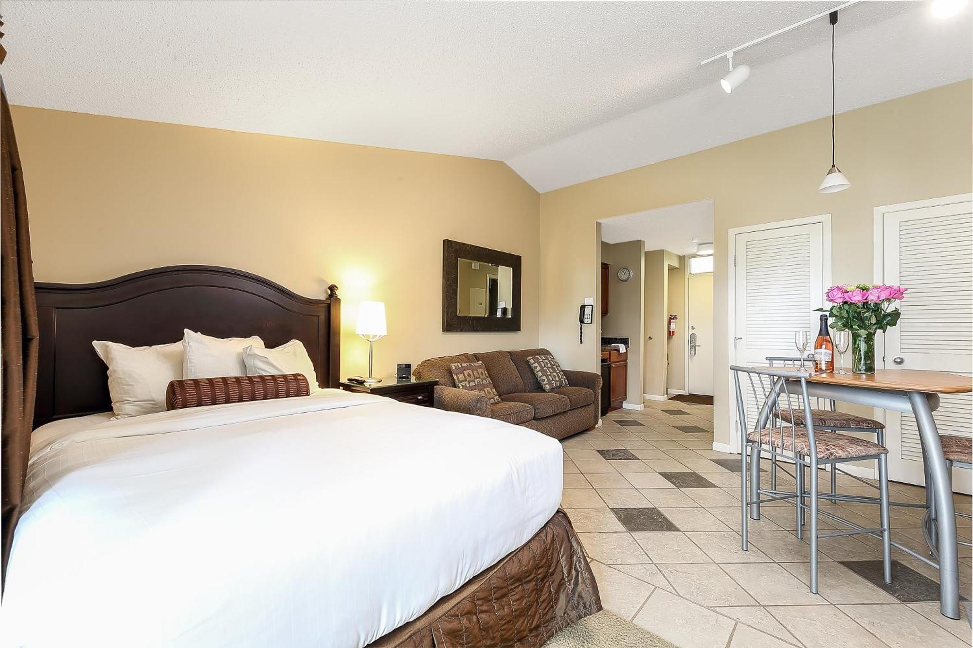 Holiday home Views At The Shores Great Location 5693 Traverse City
