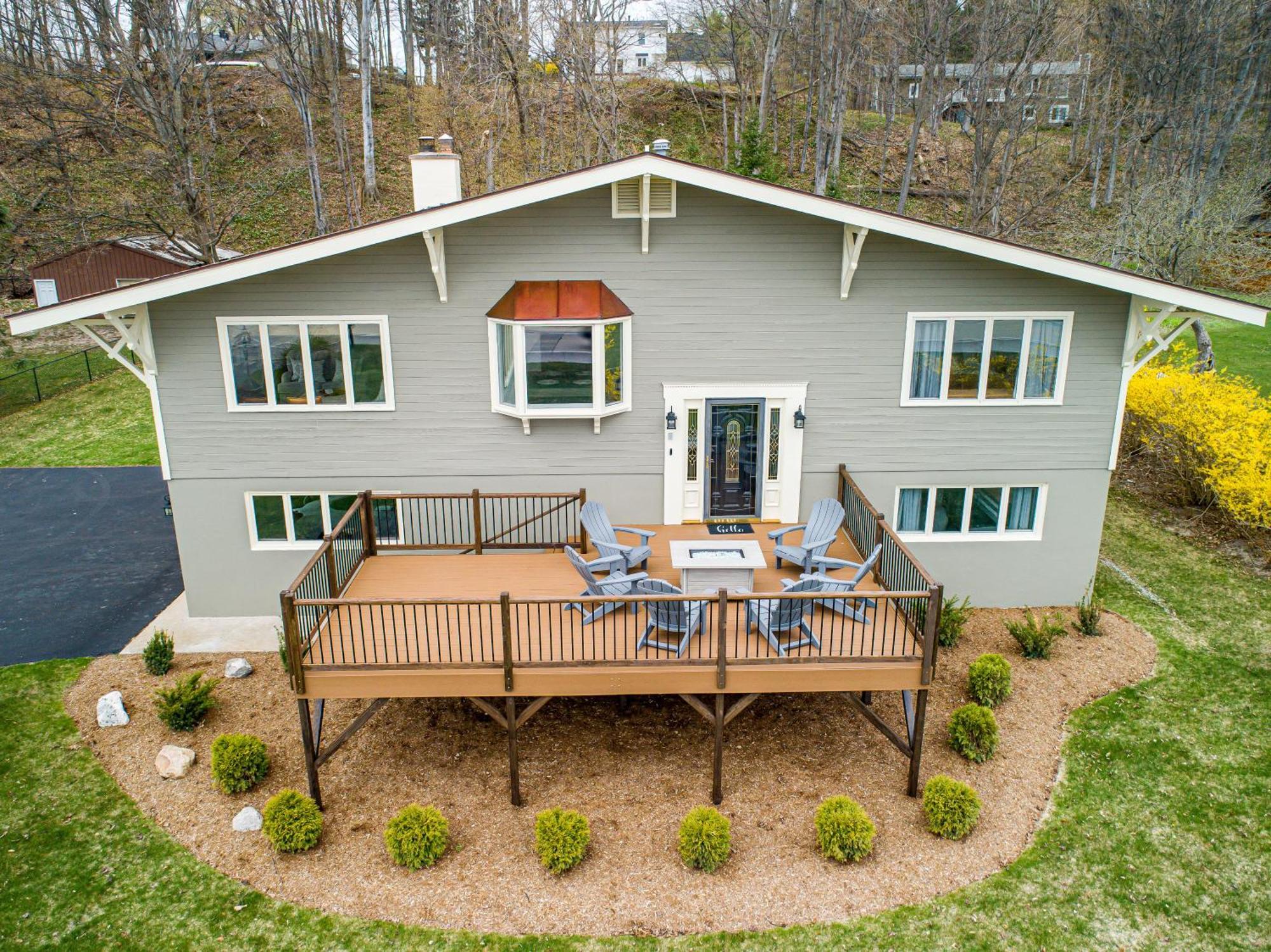 Holiday home Up North Escape - Modern With Private Traverse City