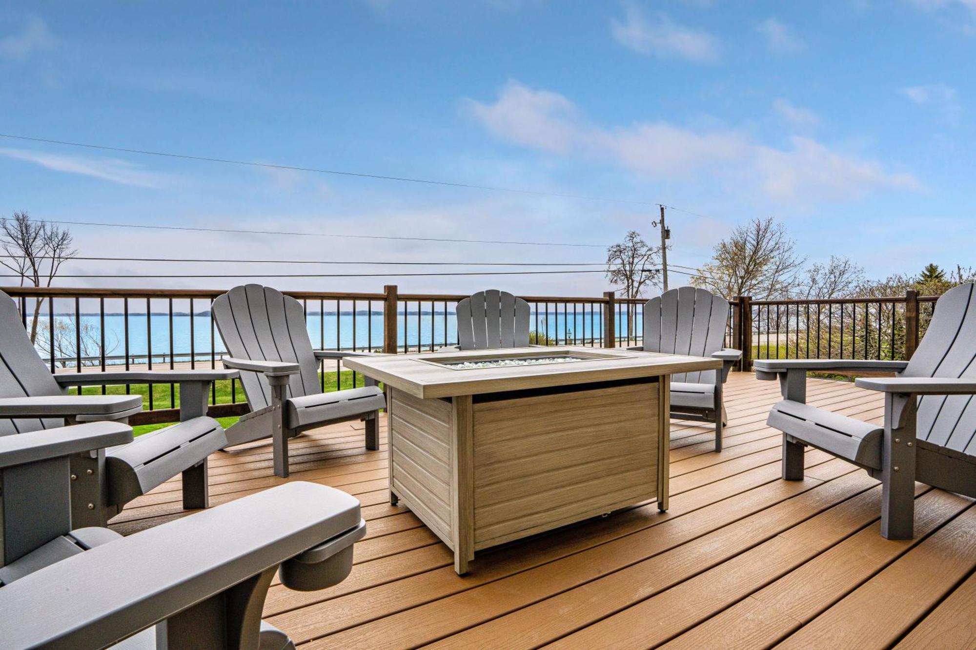 Up North Escape - Modern With Private Traverse City