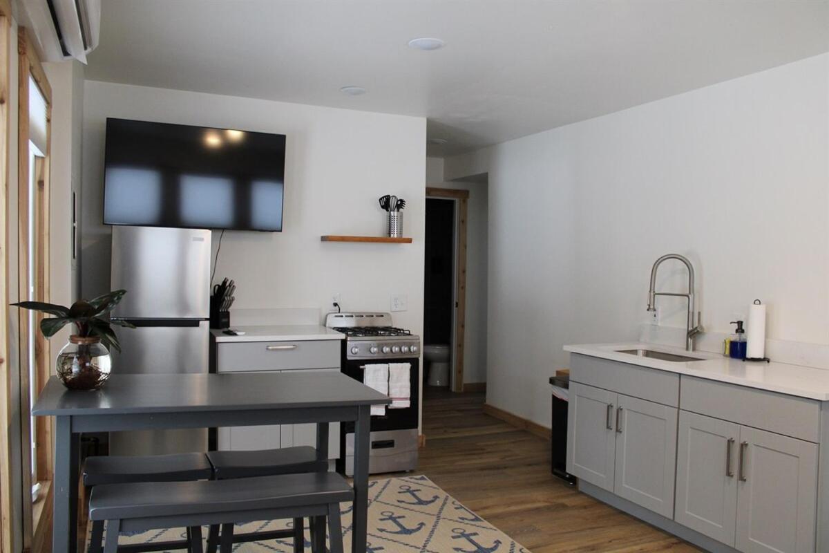 Holiday home Arbutus Lake-king Suite-pontoon Traverse City