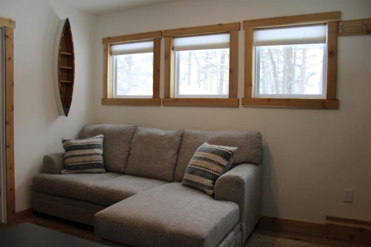 Arbutus Lake-king Suite-pontoon Holiday home *