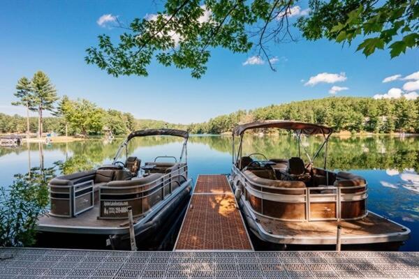 Arbutus Lake-king Suite-pontoon Holiday home