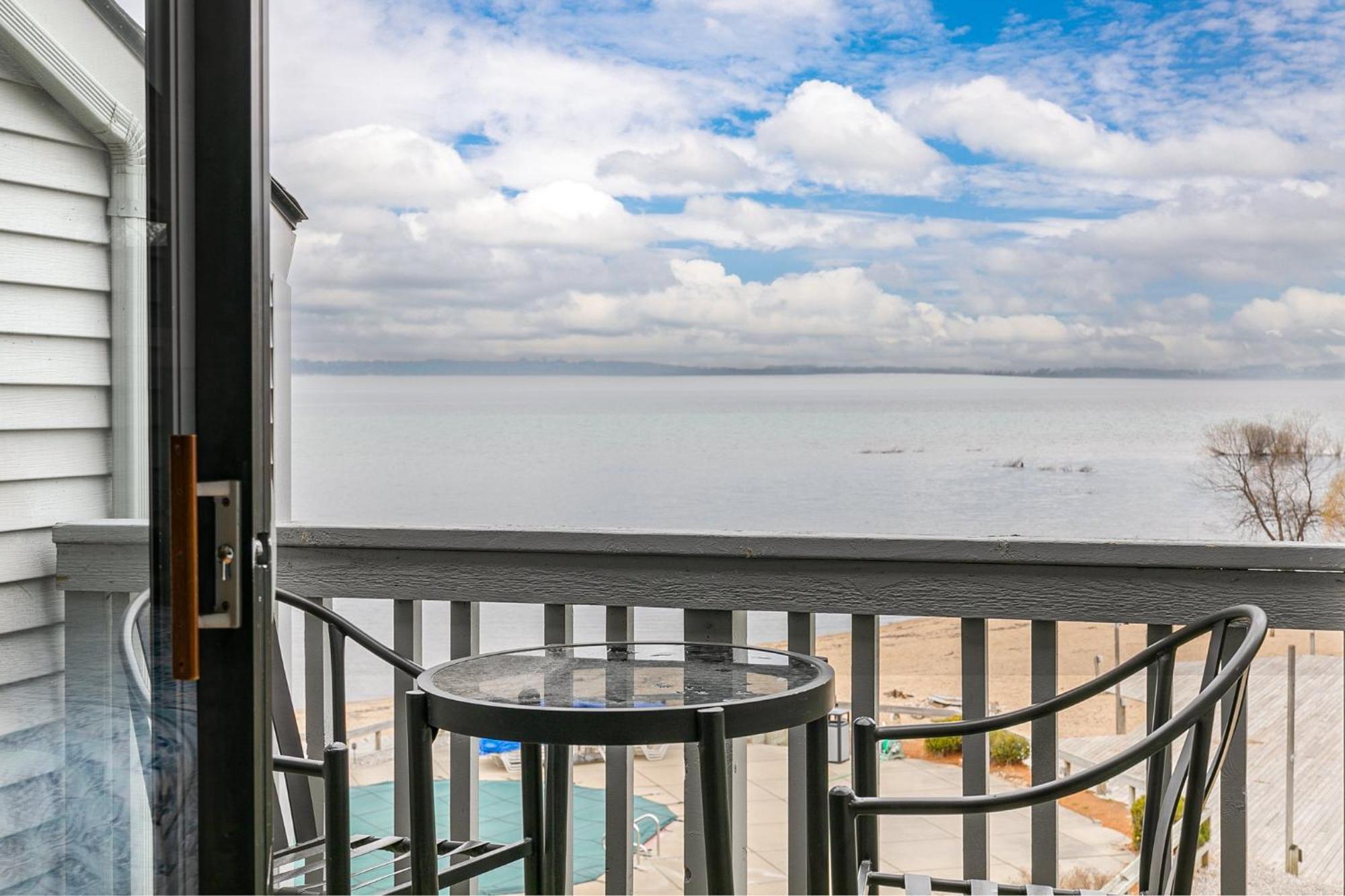 Holiday home Beautiful Bay View Couples Retreat At The Shores 5586