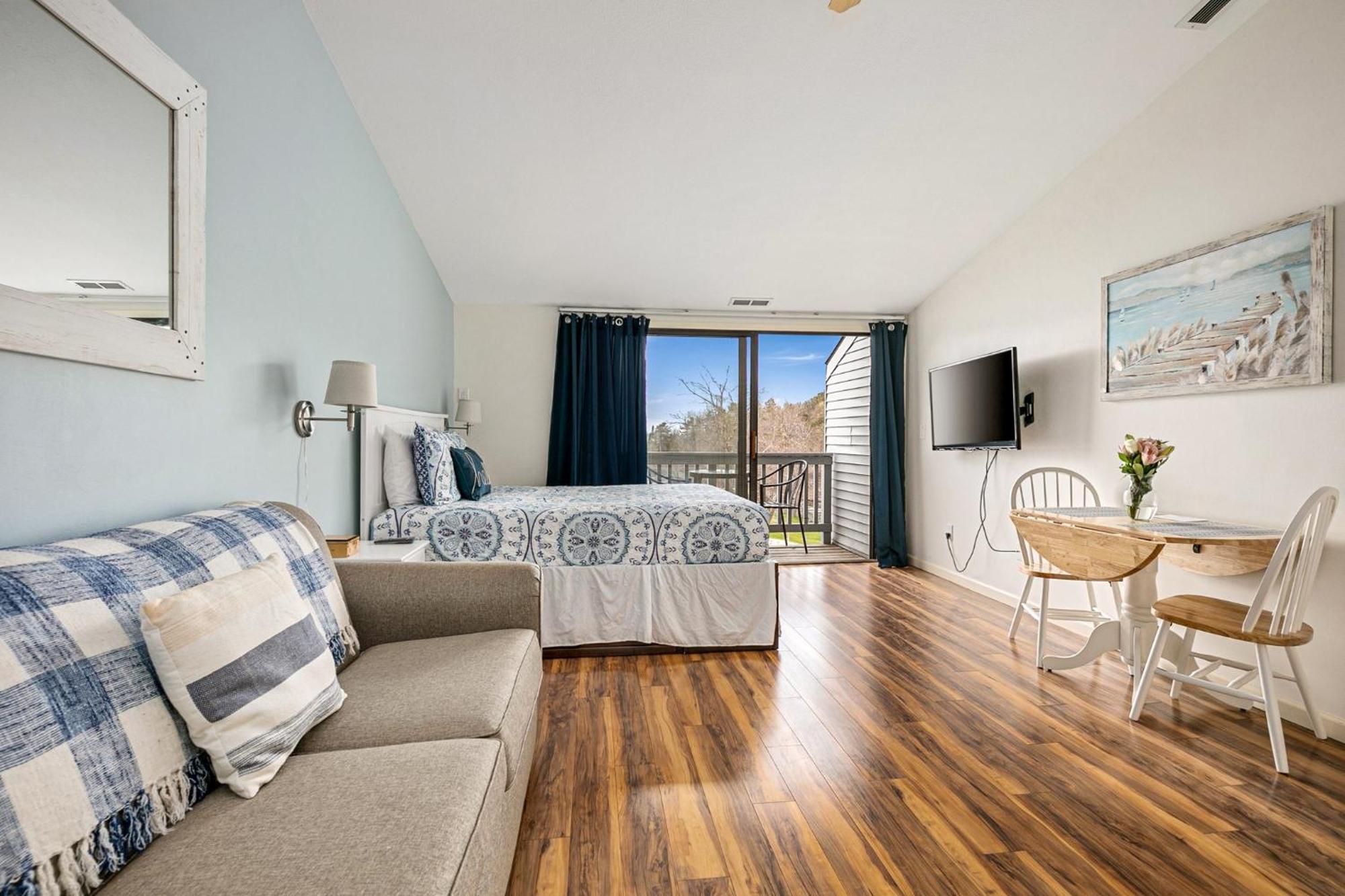 Beautiful Bay View Couples Retreat At The Shores 5586 Holiday home *