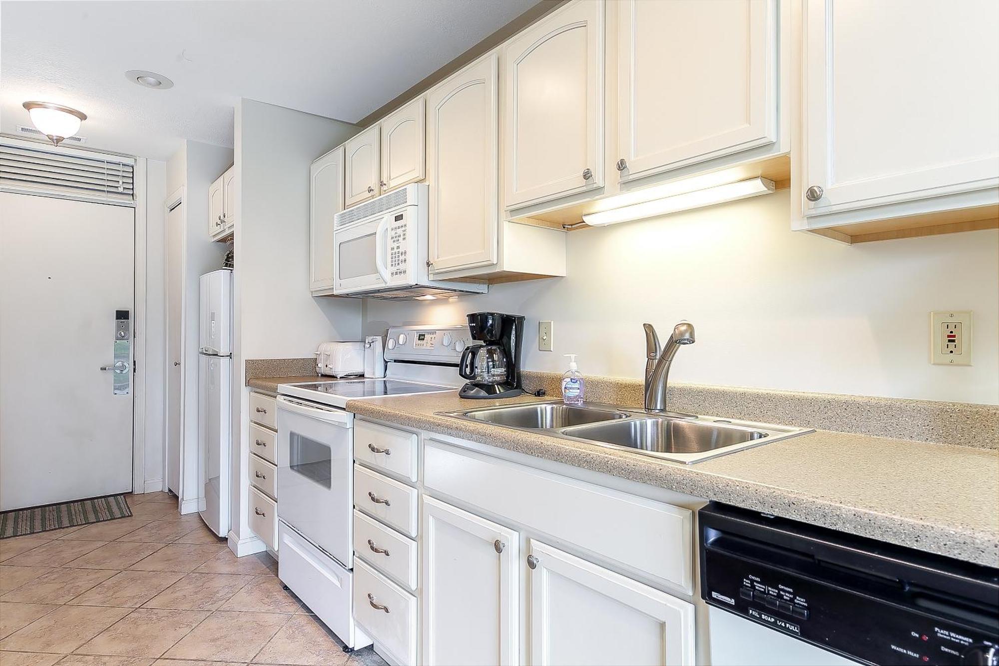Beautiful 2 Bedroom Lakeside At The Shores 5677 Holiday home Traverse City