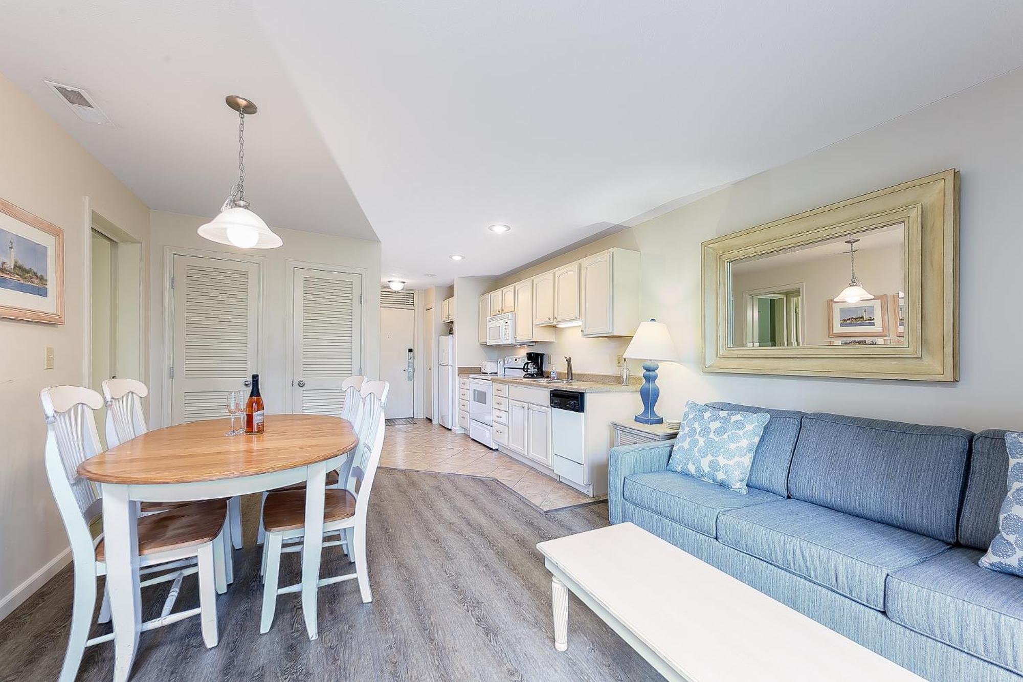 Holiday home Beautiful 2 Bedroom Lakeside At The Shores 5677