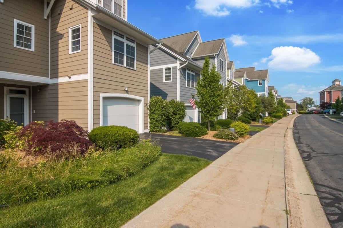 Midtown Riverfront Extended Holiday home *