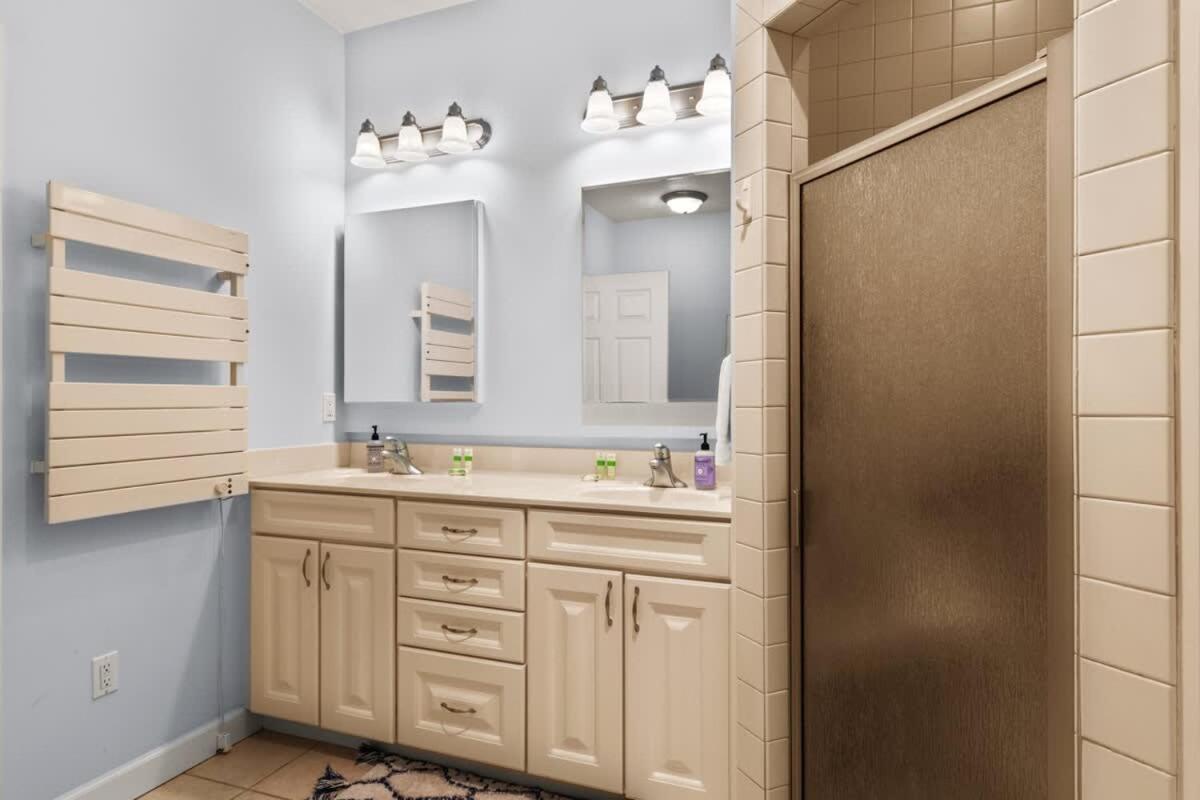 Midtown Riverfront Extended Holiday home Traverse City