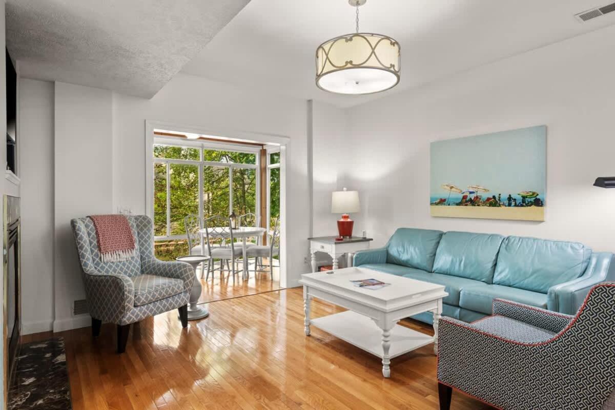 Midtown Riverfront Extended Holiday home