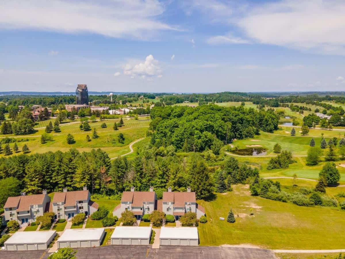 The Hilltop Haven Backs To Gtr's Bear Golf Course *