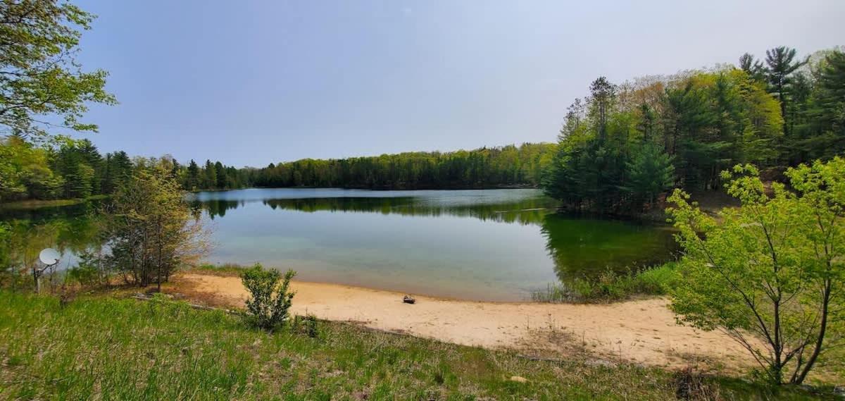 Fiebing's Rustic On Two Private Lakes Traverse City