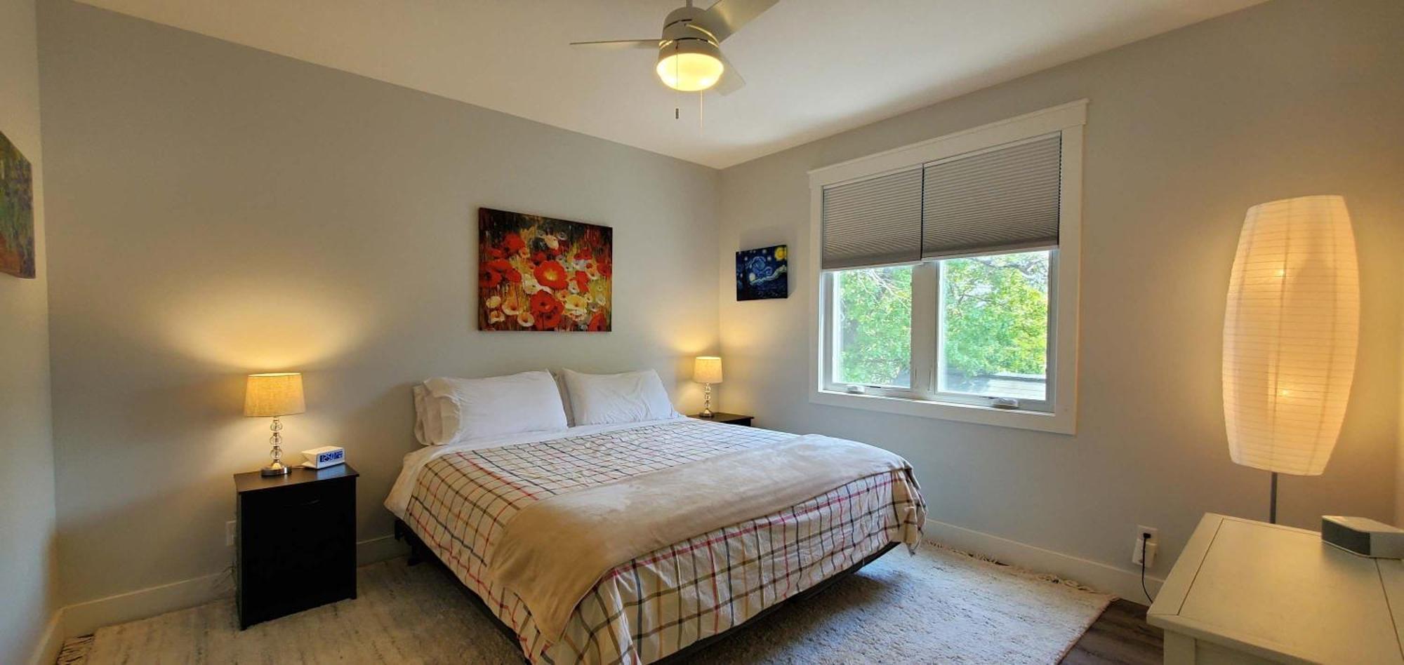 Blue Water Retreat Walk To Downtown Tc Holiday home *