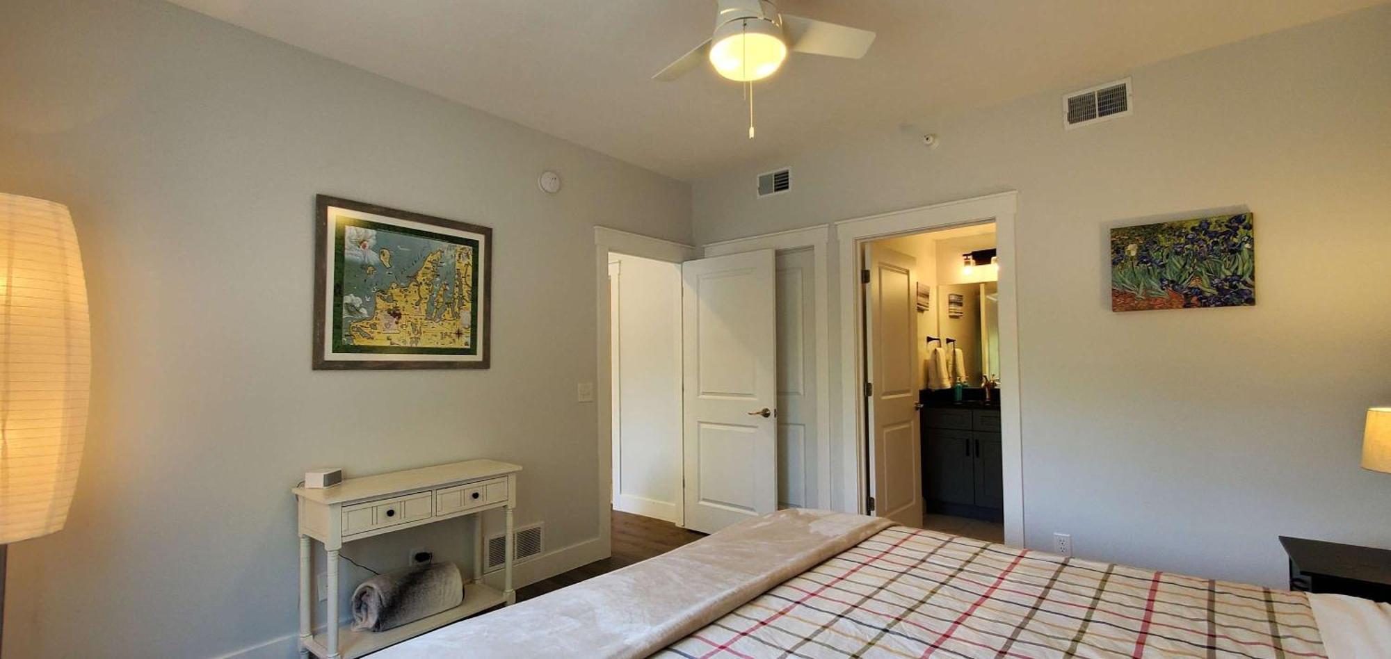 Blue Water Retreat Walk To Downtown Tc Holiday home *