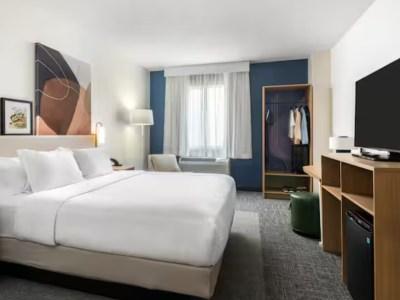 Spark By Hilton Traverse