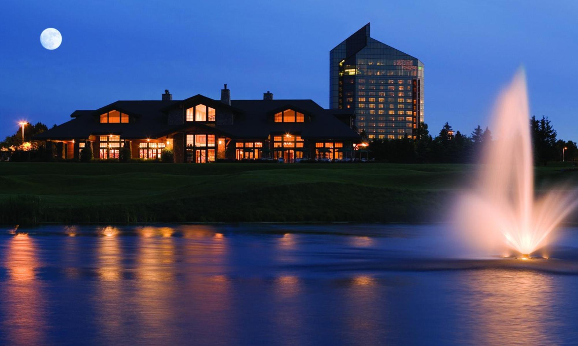 Beautiful Comfy 2 Bedroom Stunning Golf Course Views 5166