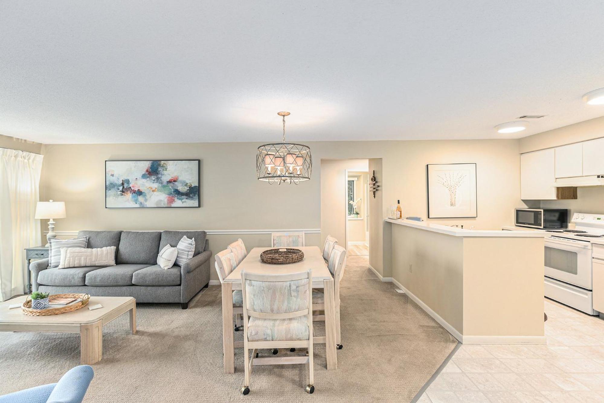 Beautiful Comfy 2 Bedroom Stunning Golf Course Views 5166 Apartment Traverse City