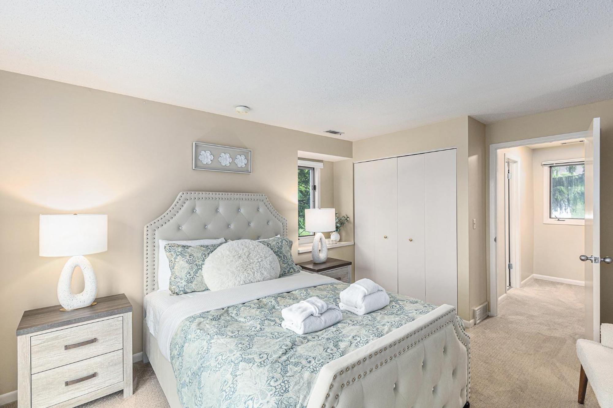 Beautiful Comfy 2 Bedroom Stunning Golf Course Views 5166