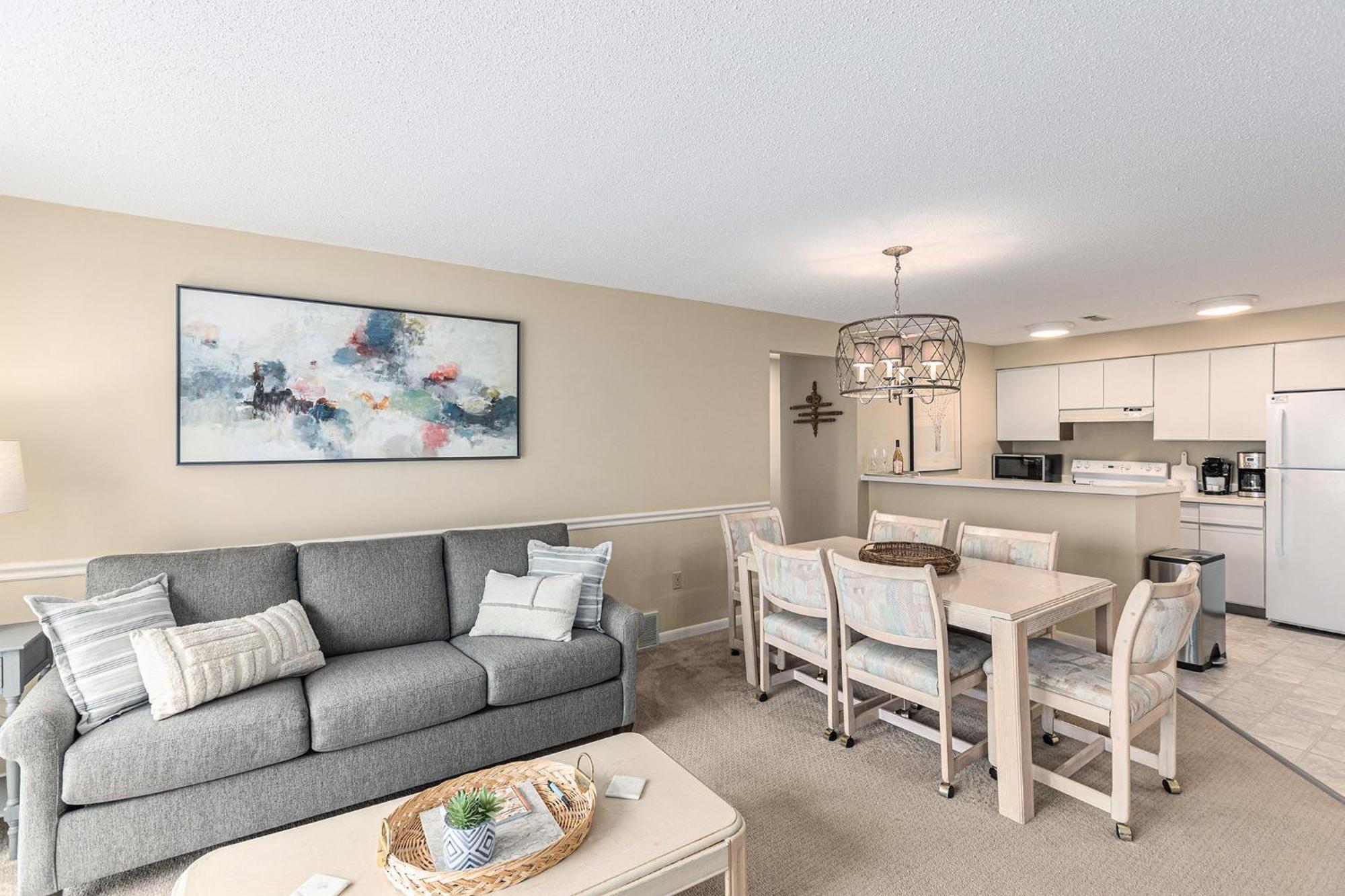 Apartment Beautiful Comfy 2 Bedroom Stunning Golf Course Views 5166 *