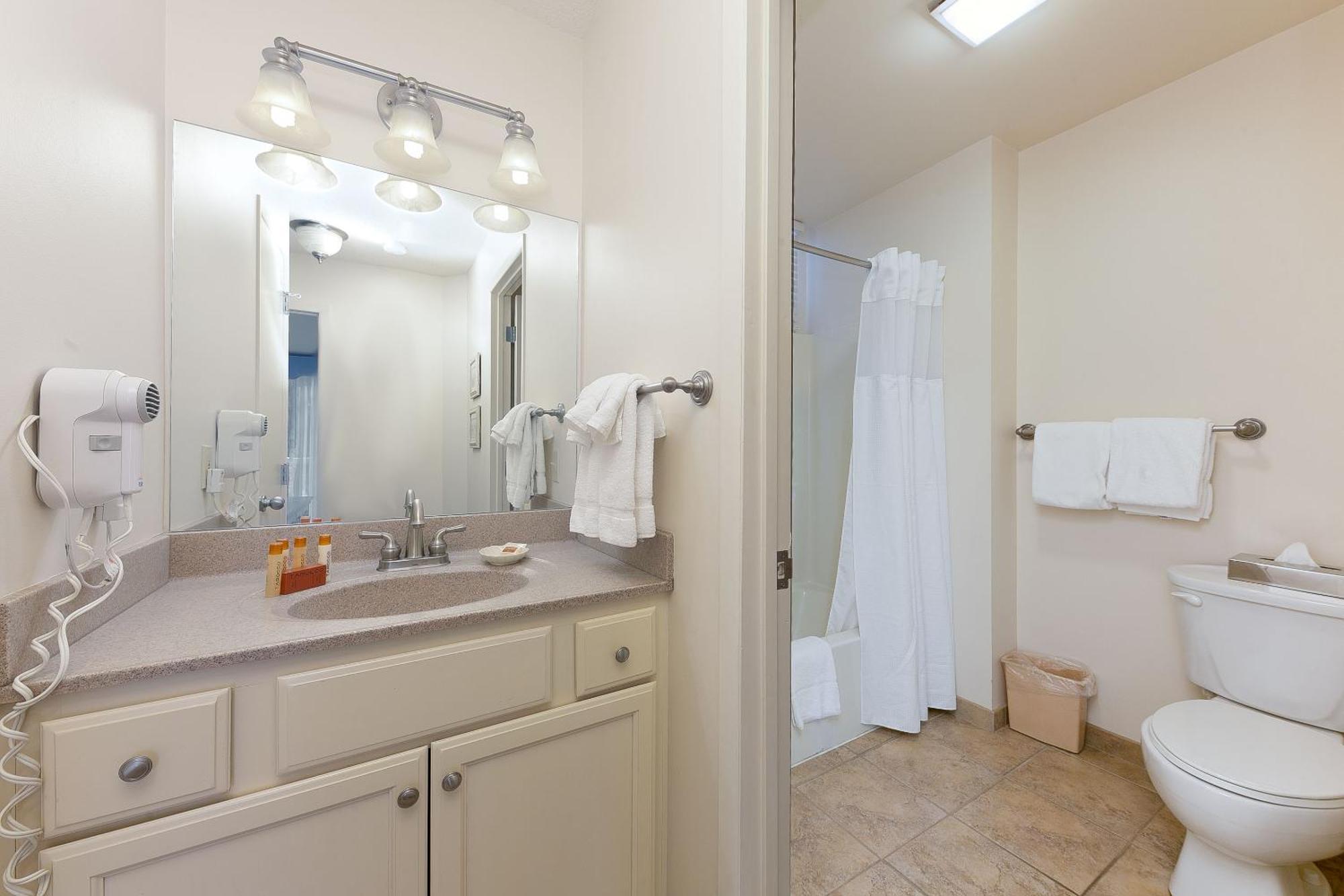 Apartment Stunning With Access The Shores 5719 Traverse City